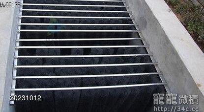 過濾毛刷實際應用在超大型水泥訂製過濾槽中可以訂製長度深度好滿足過濾曹的規格嗄到超級好的過濾效果